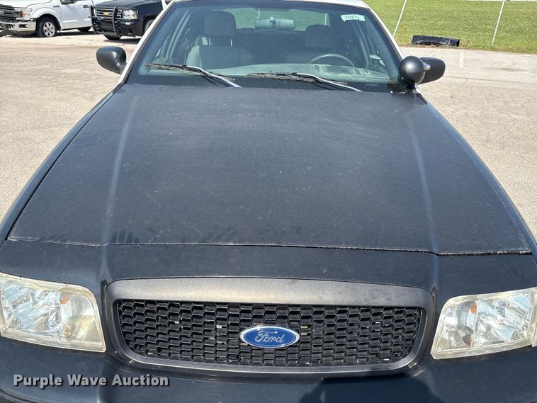 image for item EU4587 2009 Ford Crown Victoria Police interceptor 