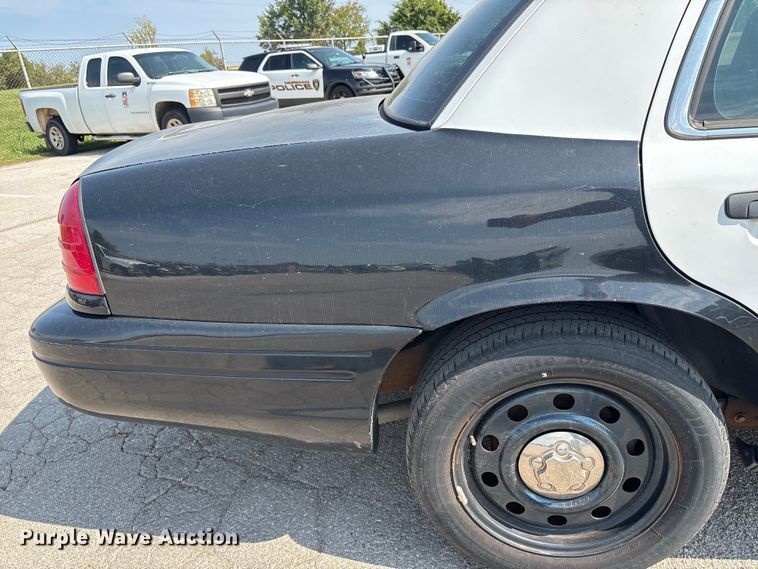 image for item EU4587 2009 Ford Crown Victoria Police interceptor 