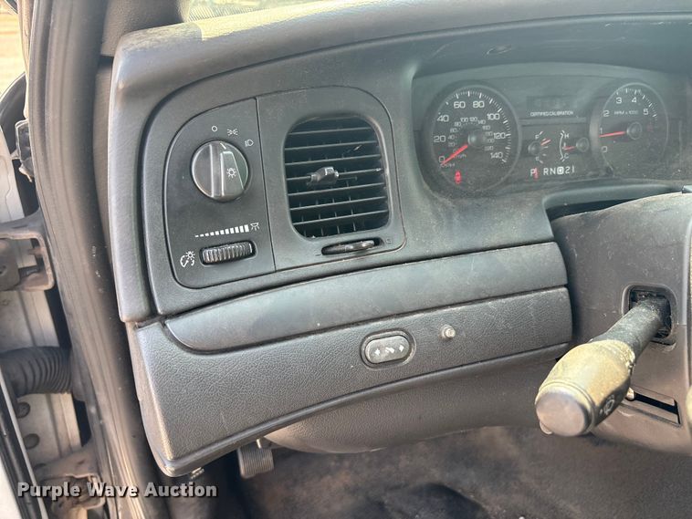 image for item EU4587 2009 Ford Crown Victoria Police interceptor 