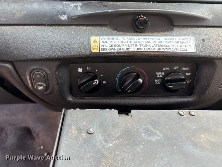 image for item EU4587 2009 Ford Crown Victoria Police interceptor 