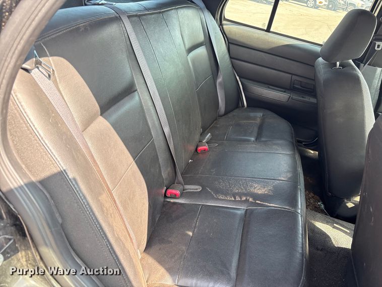 image for item EU4587 2009 Ford Crown Victoria Police interceptor 