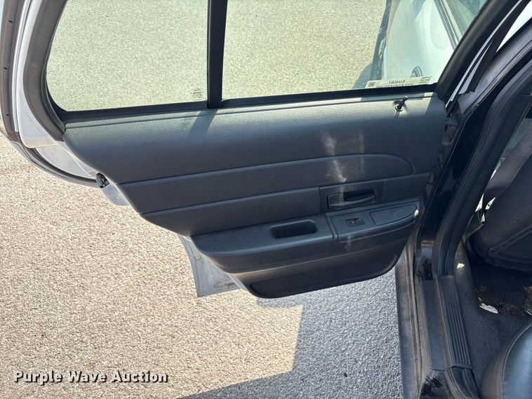 image for item EU4587 2009 Ford Crown Victoria Police interceptor 