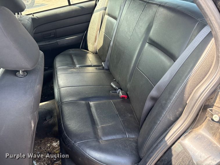 image for item EU4587 2009 Ford Crown Victoria Police interceptor 