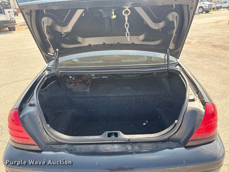 image for item EU4587 2009 Ford Crown Victoria Police interceptor 