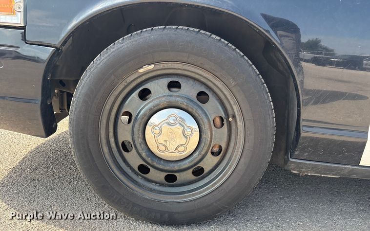 image for item EU4587 2009 Ford Crown Victoria Police interceptor 