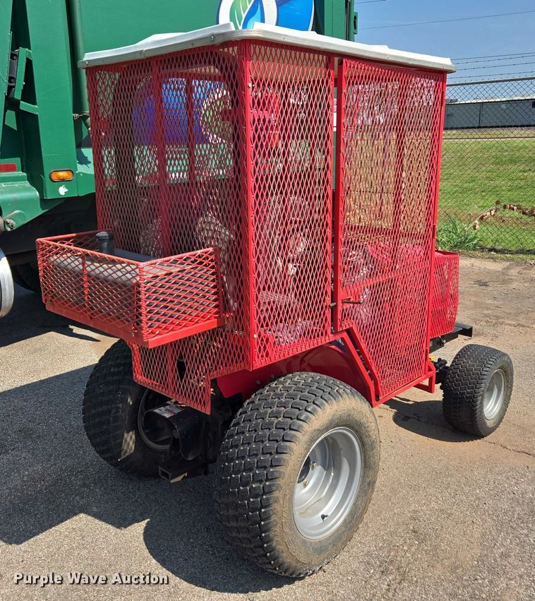 image for item EU4591 Mahendra eMax 22L MFWD tractor