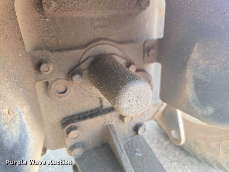 image for item EU4591 Mahendra eMax 22L MFWD tractor