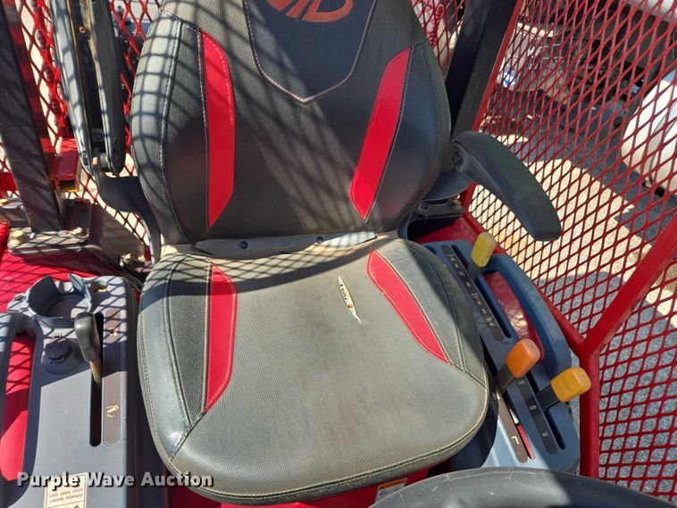 image for item EU4591 Mahendra eMax 22L MFWD tractor