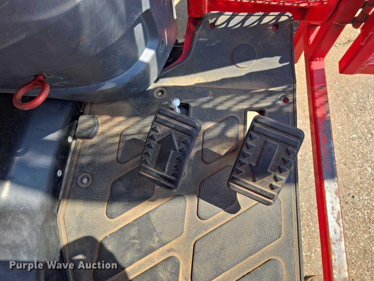 image for item EU4591 Mahendra eMax 22L MFWD tractor