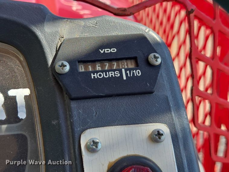 image for item EU4591 Mahendra eMax 22L MFWD tractor