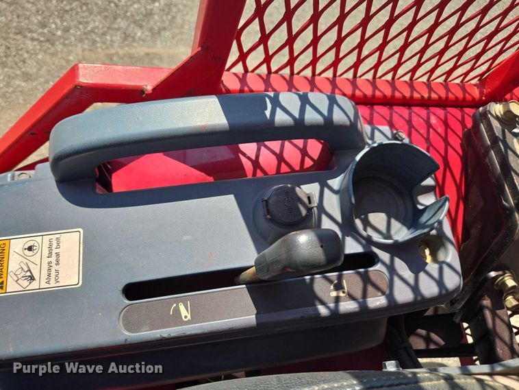 image for item EU4591 Mahendra eMax 22L MFWD tractor