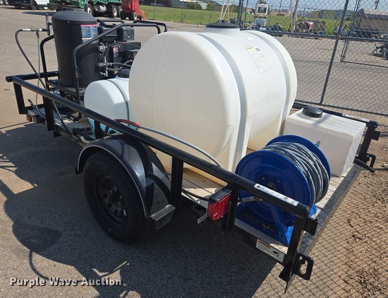 image for item EU4592 2023 Top Hat pressure washing trailer