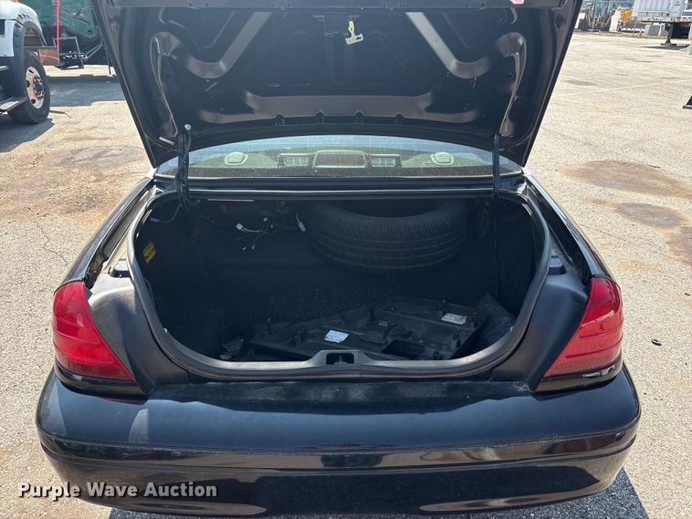 image for item EU4596 2010 Ford Crown Victoria Police Interceptor 