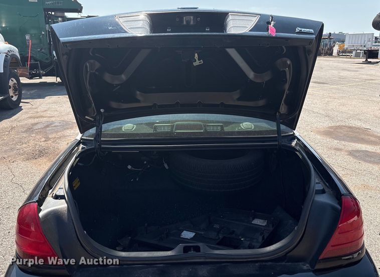 image for item EU4596 2010 Ford Crown Victoria Police Interceptor 