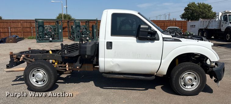 image for item EU4598 2012 Ford F250 Super Duty truck cab and chassis