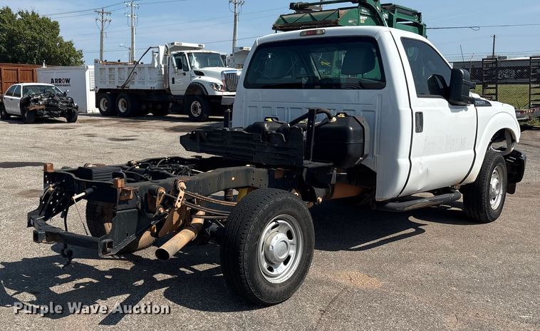 image for item EU4598 2012 Ford F250 Super Duty truck cab and chassis