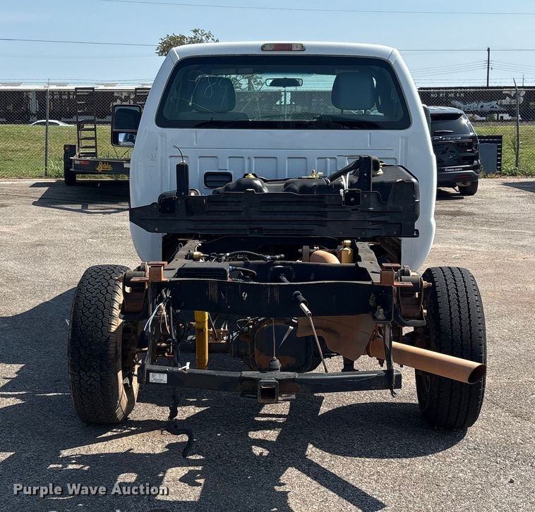 image for item EU4598 2012 Ford F250 Super Duty truck cab and chassis