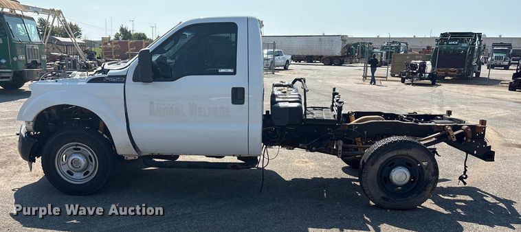 image for item EU4598 2012 Ford F250 Super Duty truck cab and chassis
