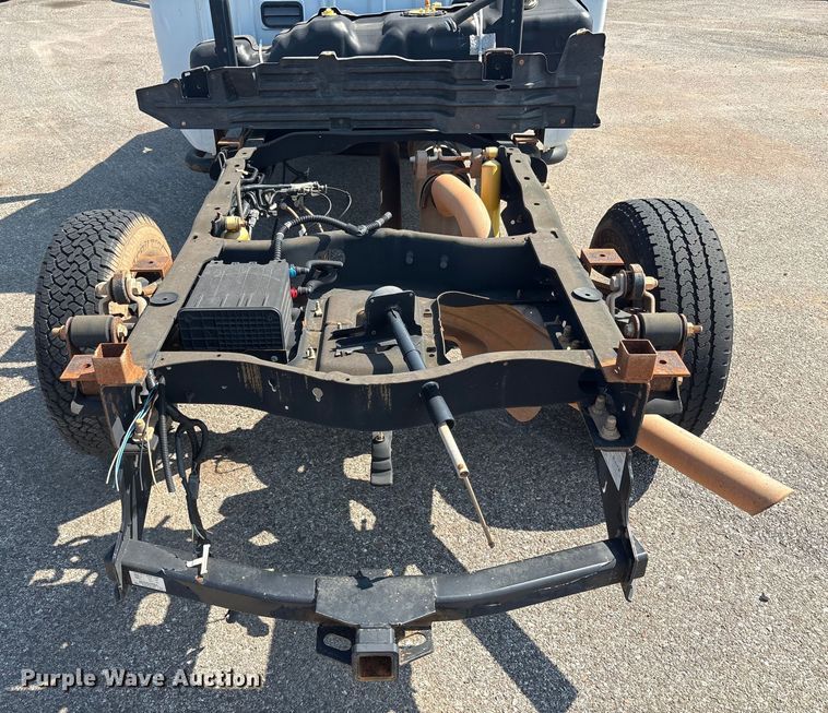 image for item EU4598 2012 Ford F250 Super Duty truck cab and chassis