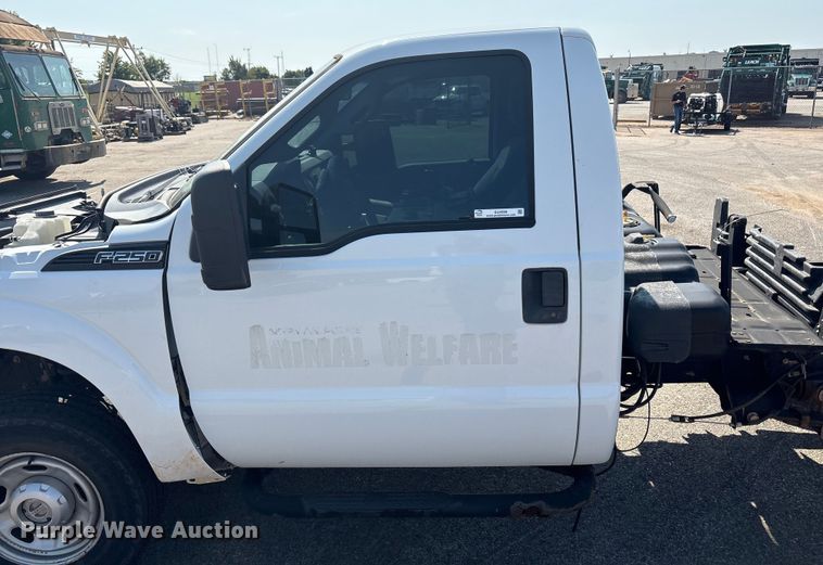 image for item EU4598 2012 Ford F250 Super Duty truck cab and chassis