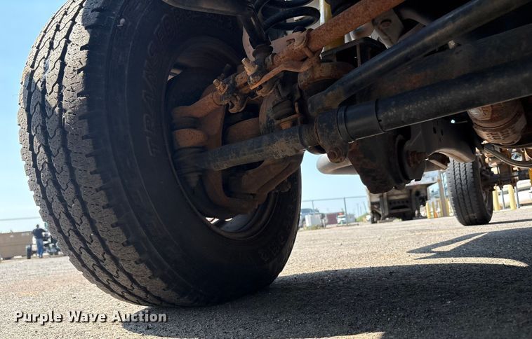 image for item EU4598 2012 Ford F250 Super Duty truck cab and chassis