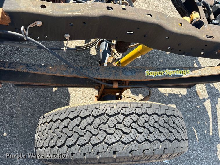 image for item EU4598 2012 Ford F250 Super Duty truck cab and chassis