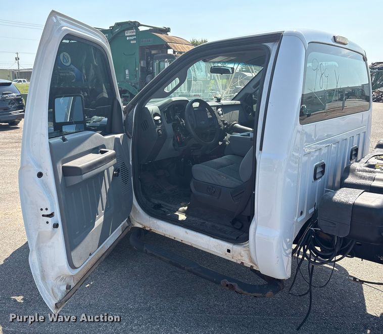 image for item EU4598 2012 Ford F250 Super Duty truck cab and chassis