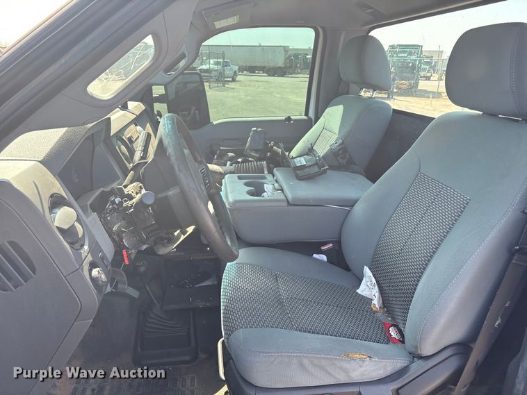 image for item EU4598 2012 Ford F250 Super Duty truck cab and chassis