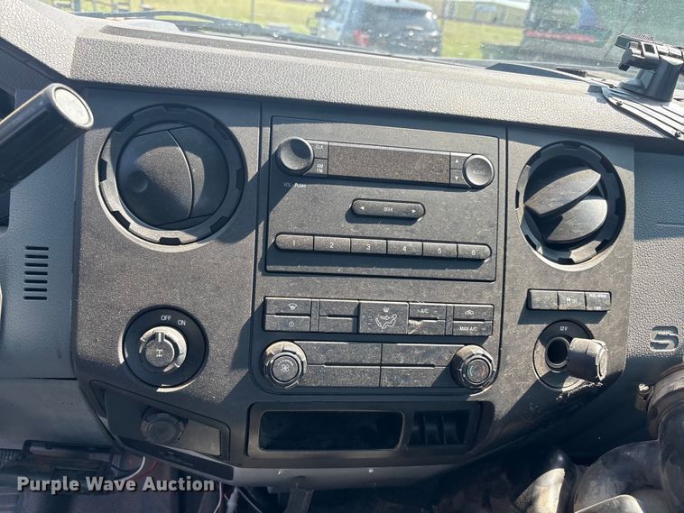 image for item EU4598 2012 Ford F250 Super Duty truck cab and chassis