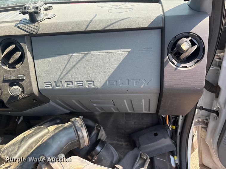 image for item EU4598 2012 Ford F250 Super Duty truck cab and chassis