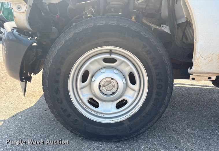 image for item EU4598 2012 Ford F250 Super Duty truck cab and chassis