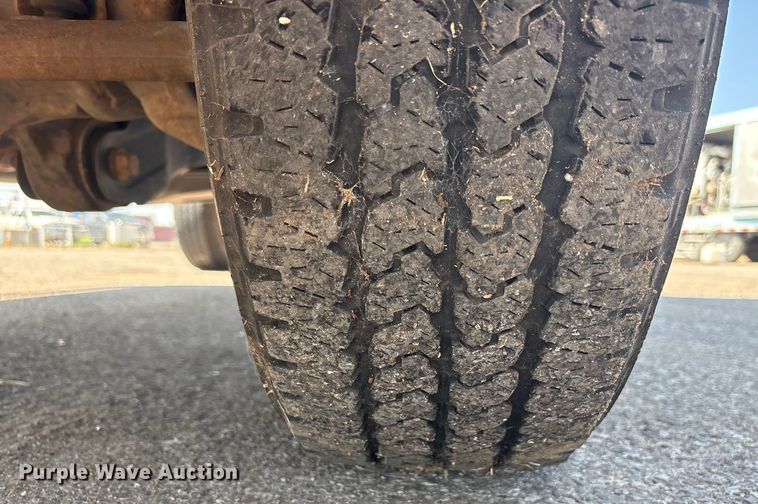 image for item EU4598 2012 Ford F250 Super Duty truck cab and chassis