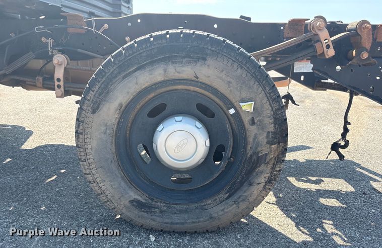 image for item EU4598 2012 Ford F250 Super Duty truck cab and chassis