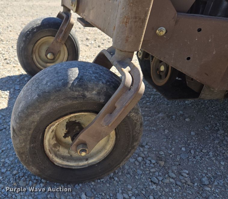 image for item EV1687 2010 Grasshopper 729BT6 ZTR lawn mower