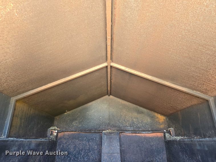 image for item EV1690 1987 Ford F700 dump truck