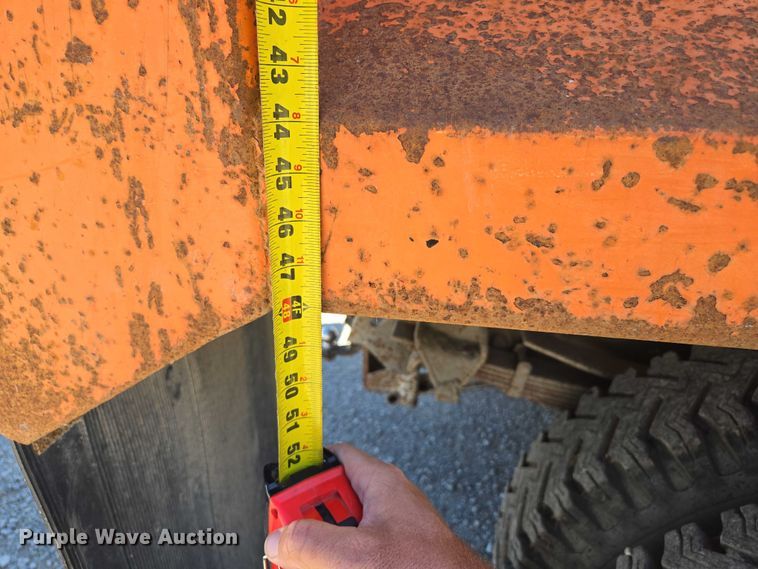 image for item EV1690 1987 Ford F700 dump truck