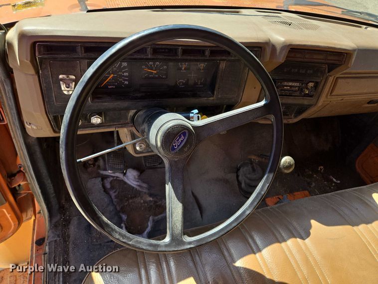 image for item EV1690 1987 Ford F700 dump truck