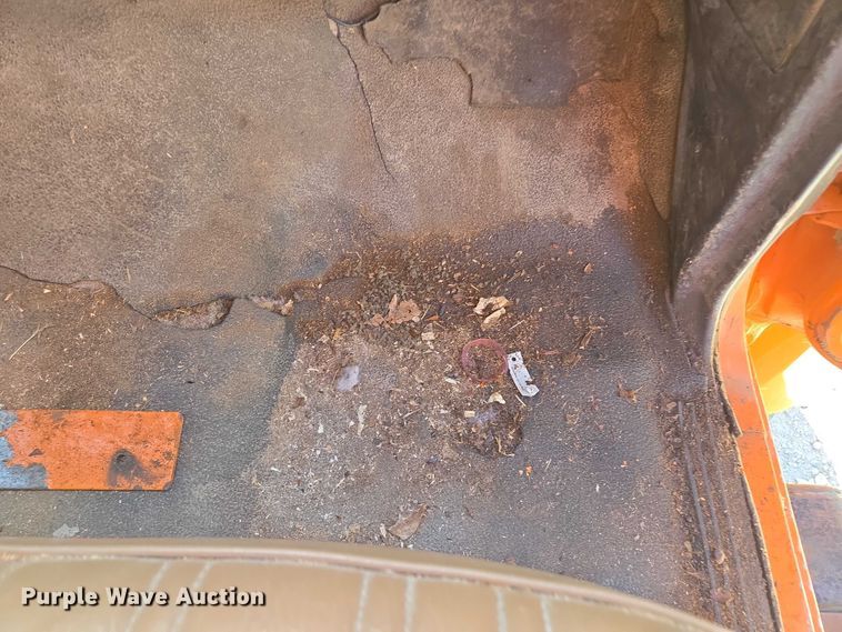 image for item EV1690 1987 Ford F700 dump truck