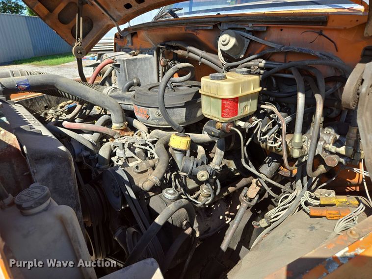 image for item EV1690 1987 Ford F700 dump truck