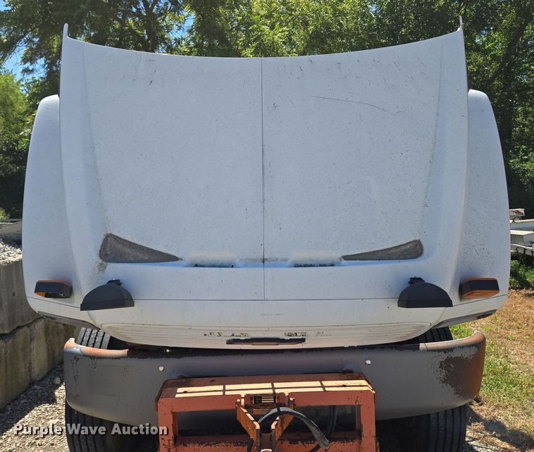 image for item EV1692 2000 Chevrolet C6500 dump truck