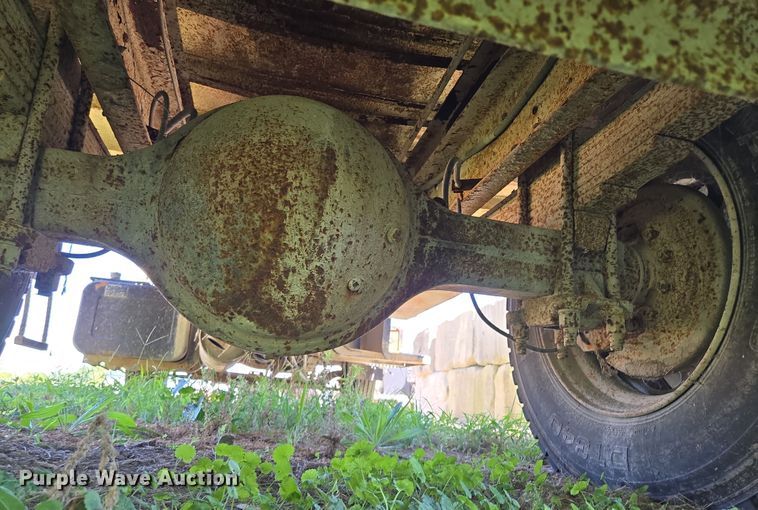 image for item EV1692 2000 Chevrolet C6500 dump truck