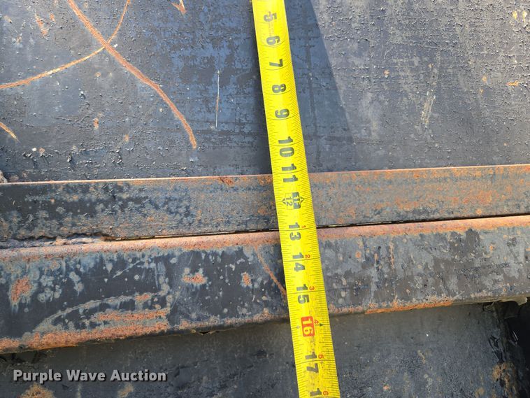 image for item EV1692 2000 Chevrolet C6500 dump truck