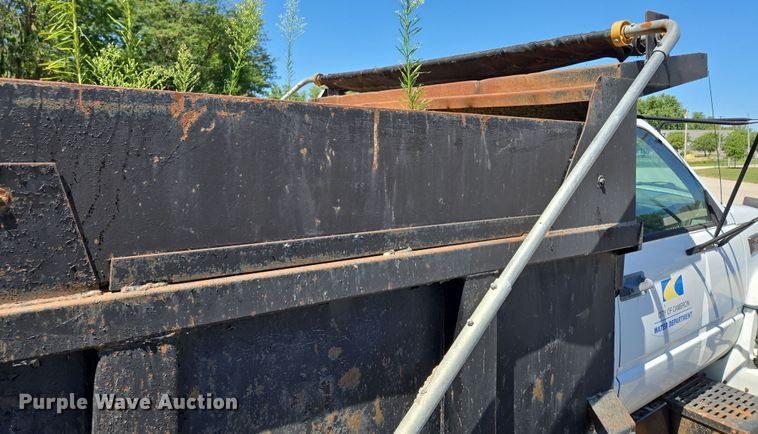 image for item EV1692 2000 Chevrolet C6500 dump truck