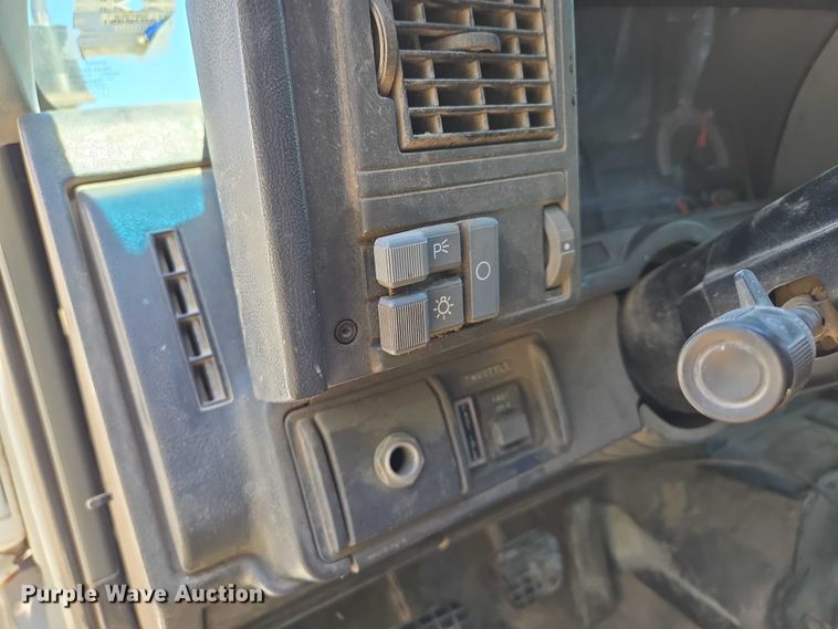 image for item EV1692 2000 Chevrolet C6500 dump truck