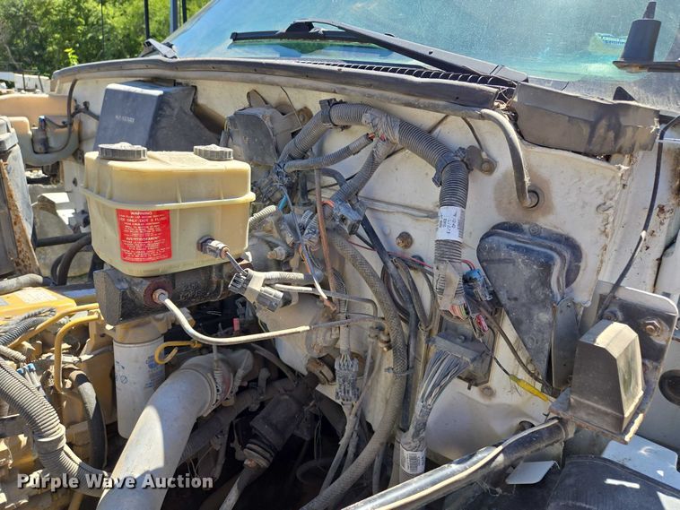 image for item EV1692 2000 Chevrolet C6500 dump truck