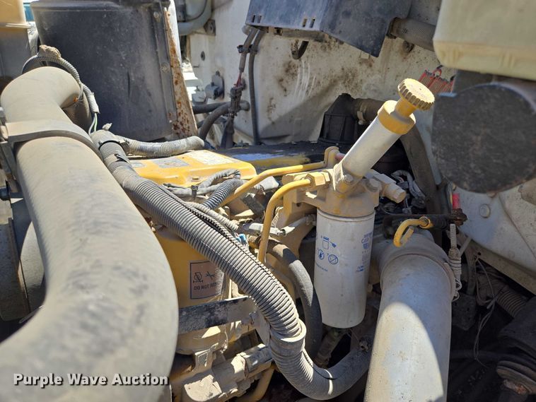 image for item EV1692 2000 Chevrolet C6500 dump truck