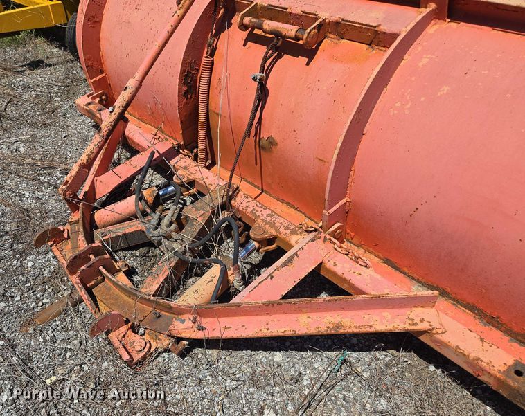 image for item EV1692 2000 Chevrolet C6500 dump truck