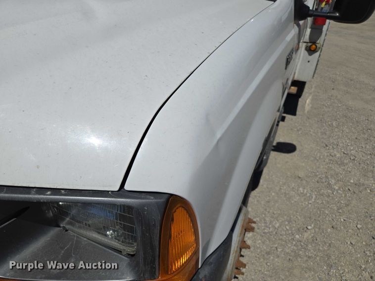 image for item EV1694 2001 Ford F550 Super Duty bucket truck