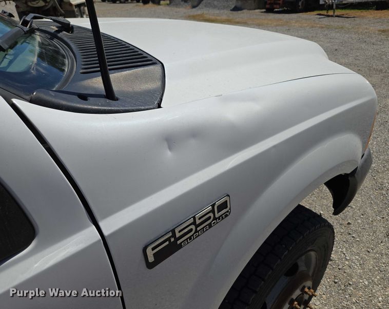 image for item EV1694 2001 Ford F550 Super Duty bucket truck