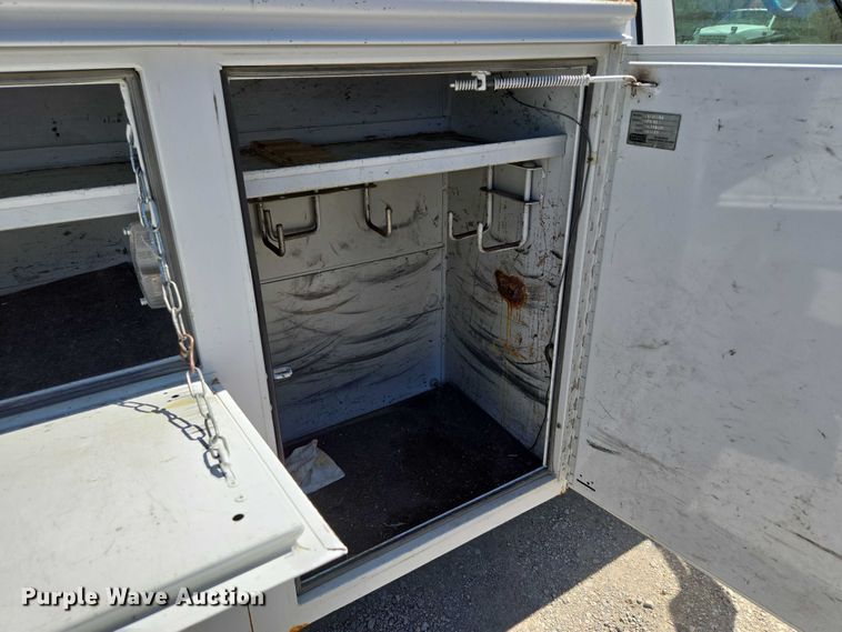 image for item EV1694 2001 Ford F550 Super Duty bucket truck